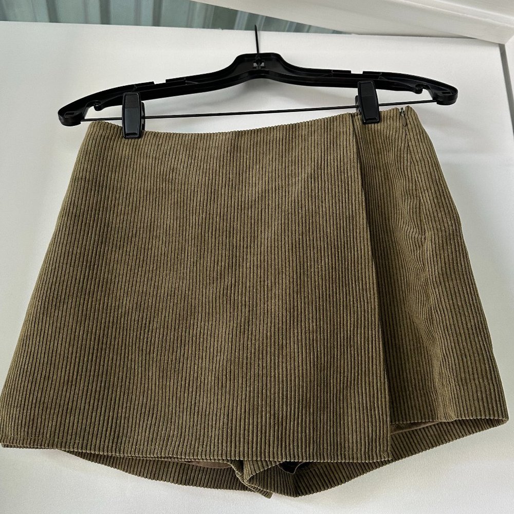 PINKYOTTO Green Skort